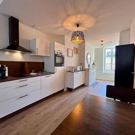 Centre-ville Entierement Renove *